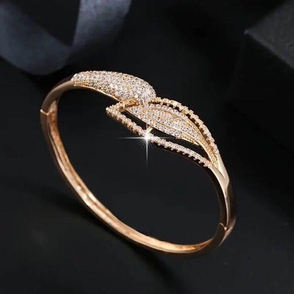 New Minimalist Zircon-inlaid Bracelet 18K Gold Plated - Picture 3 of 4